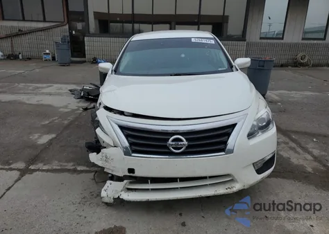 2015 Nissan Altima 2.5 из США, поврежденный, VIN 1N4AL3AP8FC221108